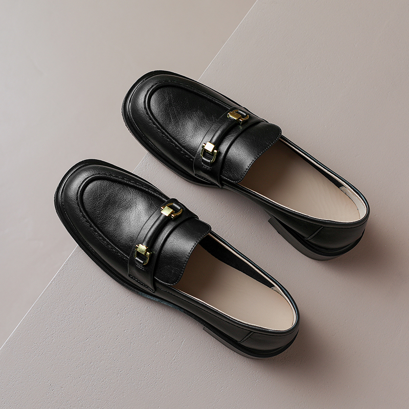 Retro Metal Buckle Slip-On Loafers for Women - British Style Flat Leather Shoes, Easy to Wear, Perfect for Y2K Fashion