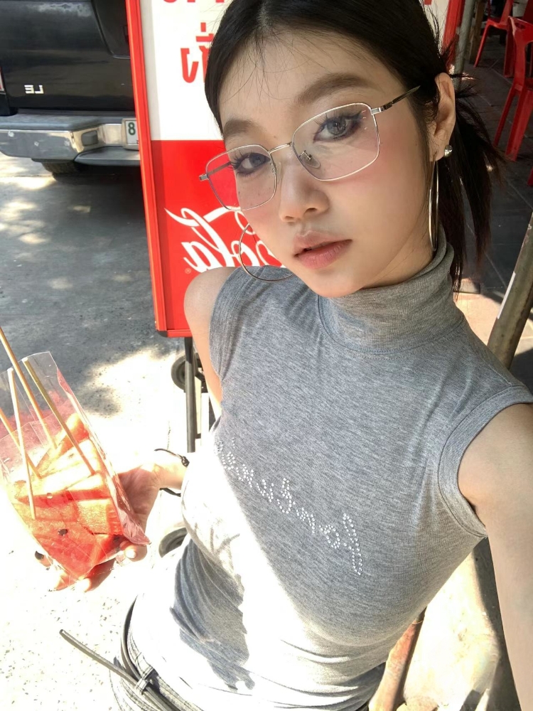 Retro Metallic Silver Square Glasses for Round Faces - Slimming Blue Light Blocking Women's Fashion Eyewear