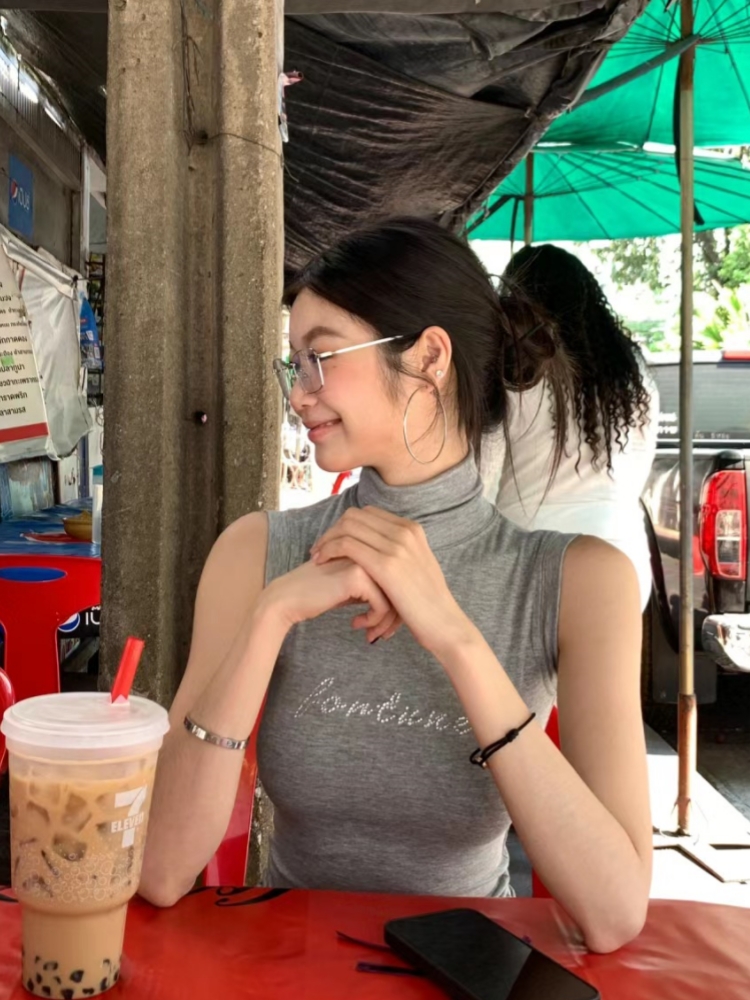 Retro Metallic Silver Square Glasses for Round Faces - Slimming Blue Light Blocking Women's Fashion Eyewear Retro Metallic Silver Square Glasses for Round Faces - Slimming Blue Light Blocking Women's Fashion Eyewear