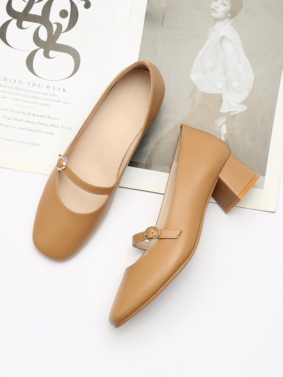 Retro One-Word Buckle Mary Jane Shoes for Women - Genuine Leather Flat Shoes with Square Toe and Shallow Mouth Design Retro One-Word Buckle Mary Jane Shoes for Women - Genuine Leather Flat Shoes with Square Toe and Shallow Mouth Design
