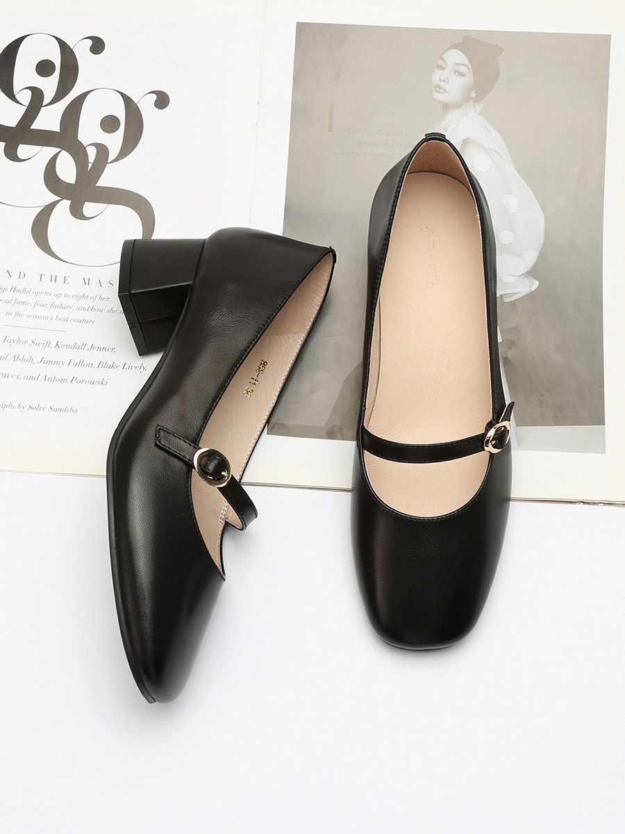 Retro One-Word Buckle Mary Jane Shoes for Women - Genuine Leather Flat Shoes with Square Toe and Shallow Mouth Design Retro One-Word Buckle Mary Jane Shoes for Women - Genuine Leather Flat Shoes with Square Toe and Shallow Mouth Design