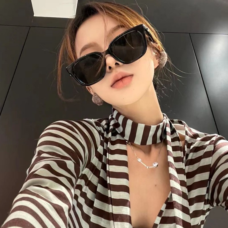 Retro Oversized Square Black Sunglasses for Women - Flattering for Big Faces, High-End Feel, UV Protection, Stylish Y2K Fashion Retro Oversized Square Black Sunglasses for Women - Flattering for Big Faces, High-End Feel, UV Protection, Stylish Y2K Fashion