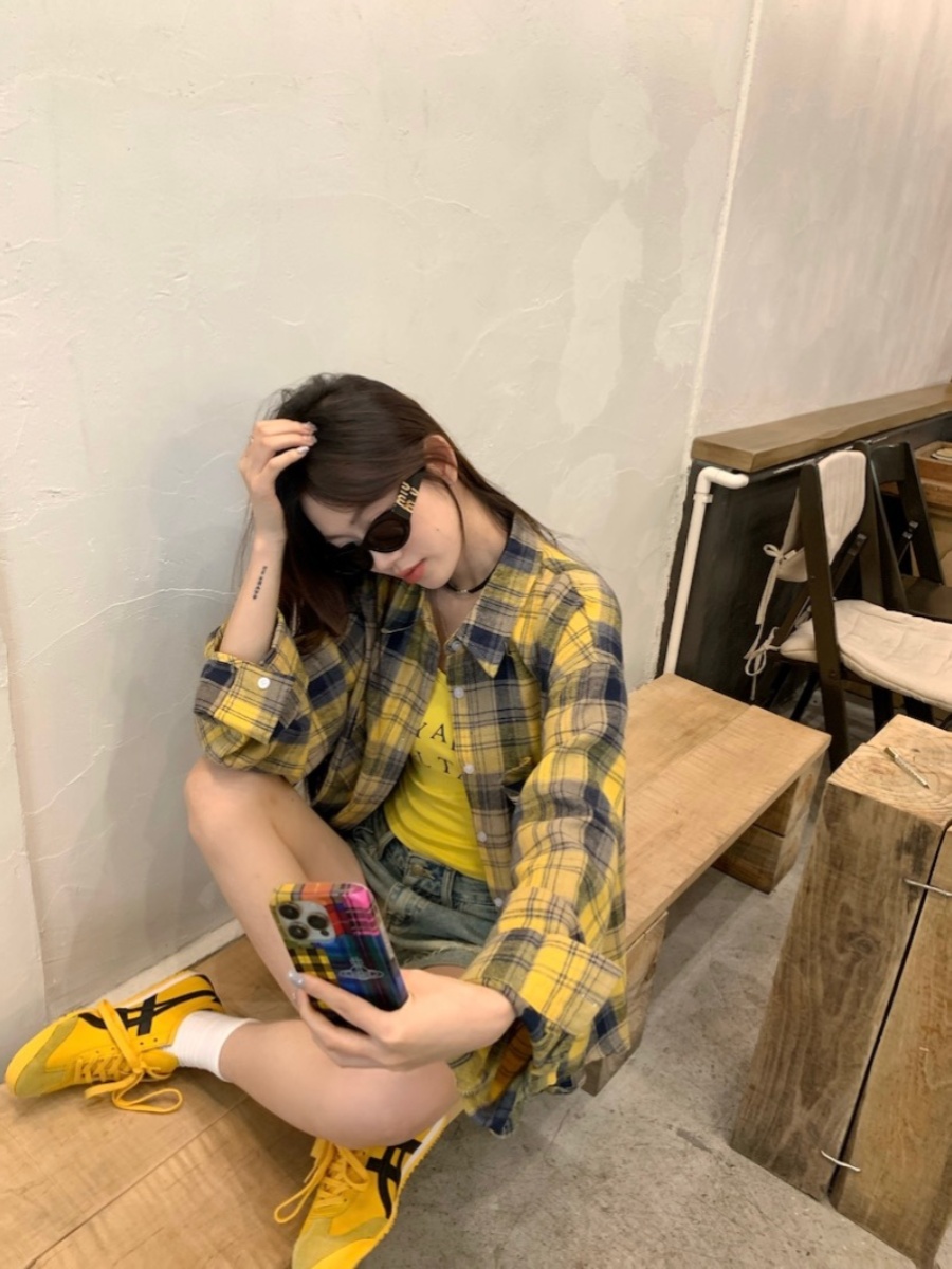 Retro Plaid Oversized Shirt for Jazz Dance - Mid-Length Loose Top for Music Festivals and Performances Retro Plaid Oversized Shirt for Jazz Dance - Mid-Length Loose Top for Music Festivals and Performances