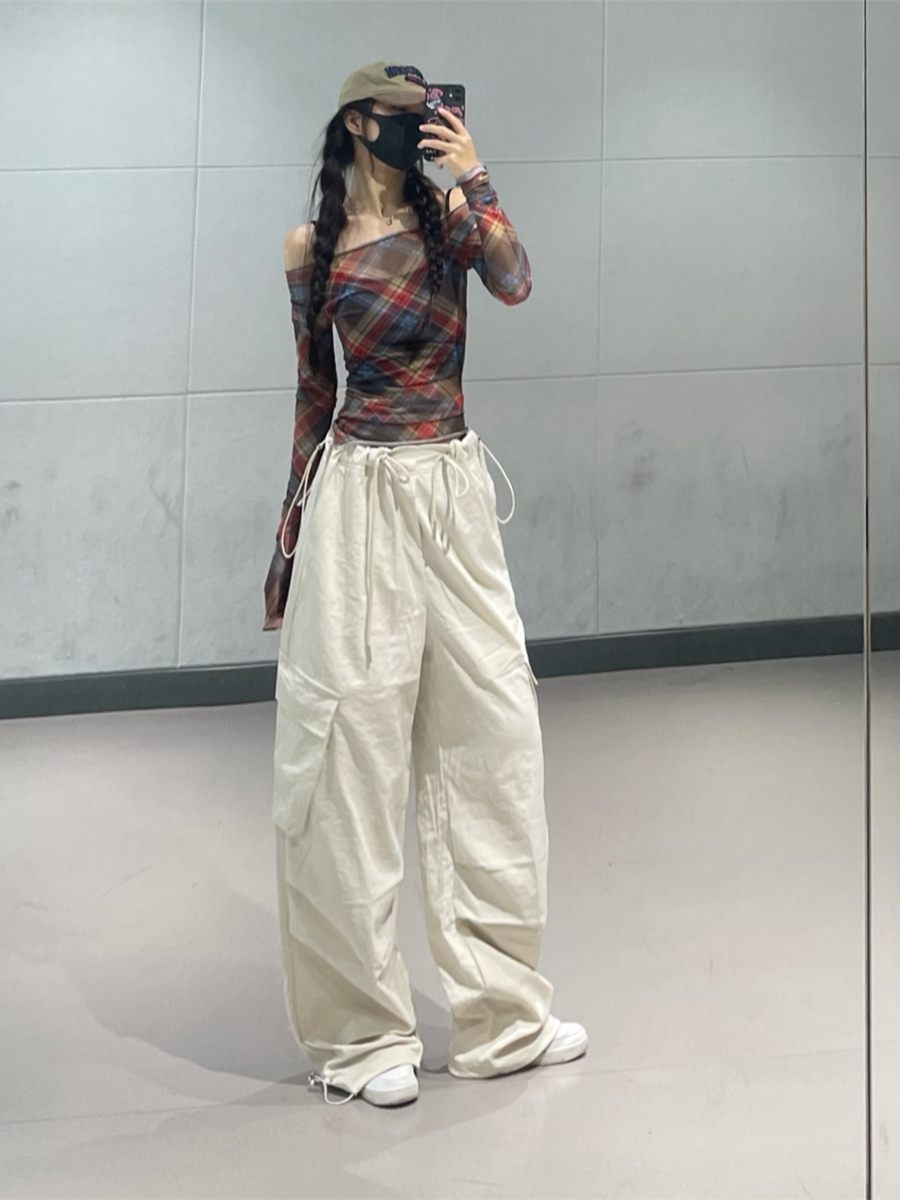 Retro Red Mesh Short Top for Spicy Girls + Beige Thin Cargo Long Pants - Casual Parachute Style Outfit