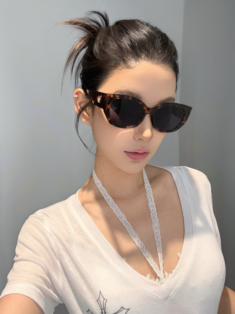 Retro Square Cat Eye Sunglasses for Women - 2025 High-End Slimming Design for Big Faces, Trendy European and American Style Retro Square Cat Eye Sunglasses for Women - 2025 High-End Slimming Design for Big Faces, Trendy European and American Style