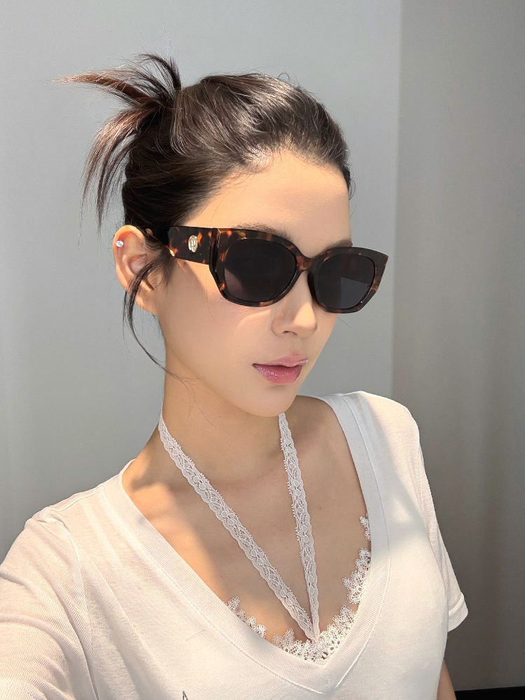 Retro Square Cat Eye Sunglasses for Women - 2025 High-End Slimming Design for Big Faces, Trendy European and American Style Retro Square Cat Eye Sunglasses for Women - 2025 High-End Slimming Design for Big Faces, Trendy European and American Style