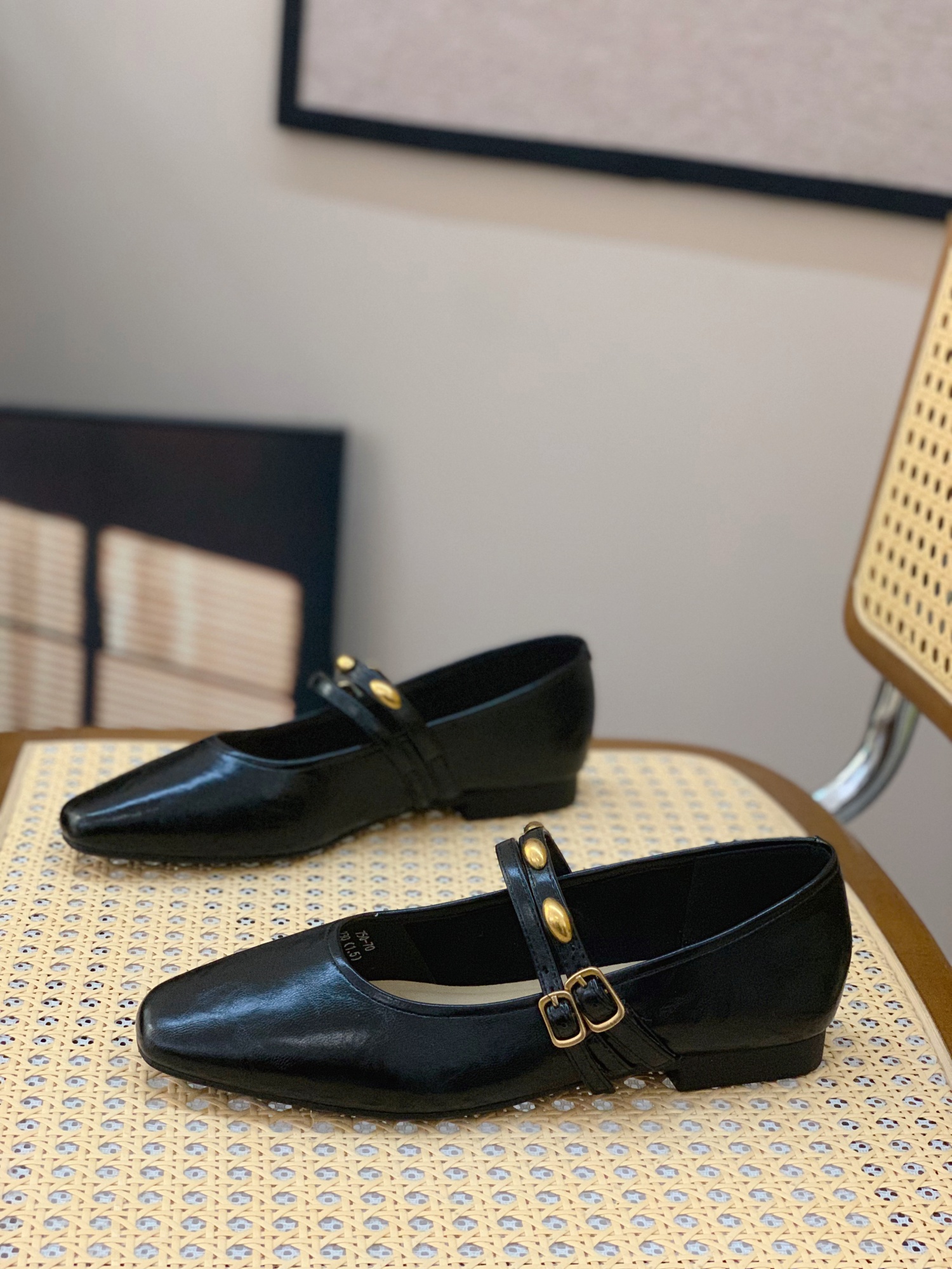 Retro Square-Toe Mary Jane Shoes for Women - Spring 2025 Low-Heeled Flats with Single Buckle in Chic Chanel Style