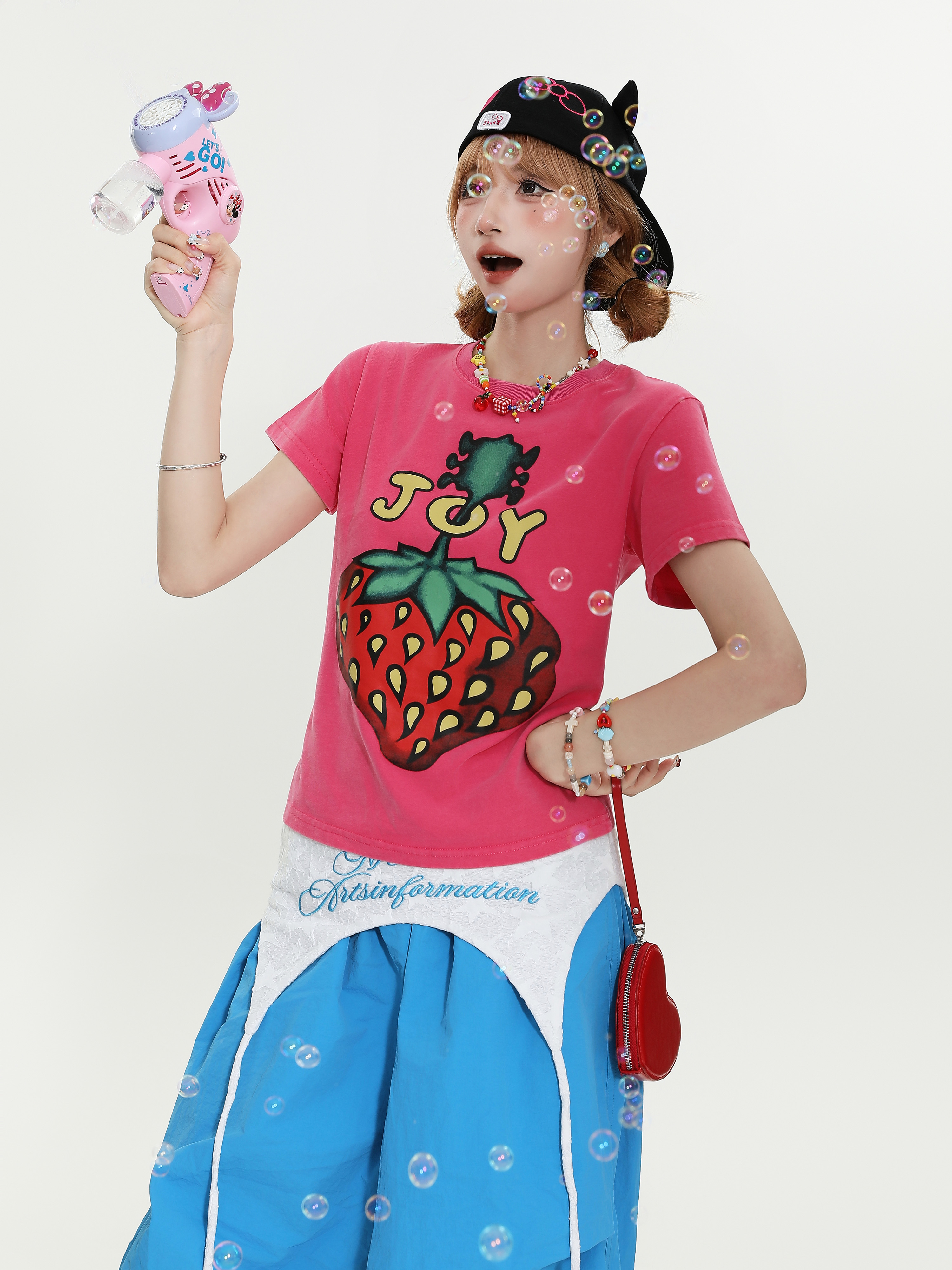Retro Strawberry Print Short-Sleeve T-Shirt for Women - Slim Fit Summer Top in American Spicy Girl Style