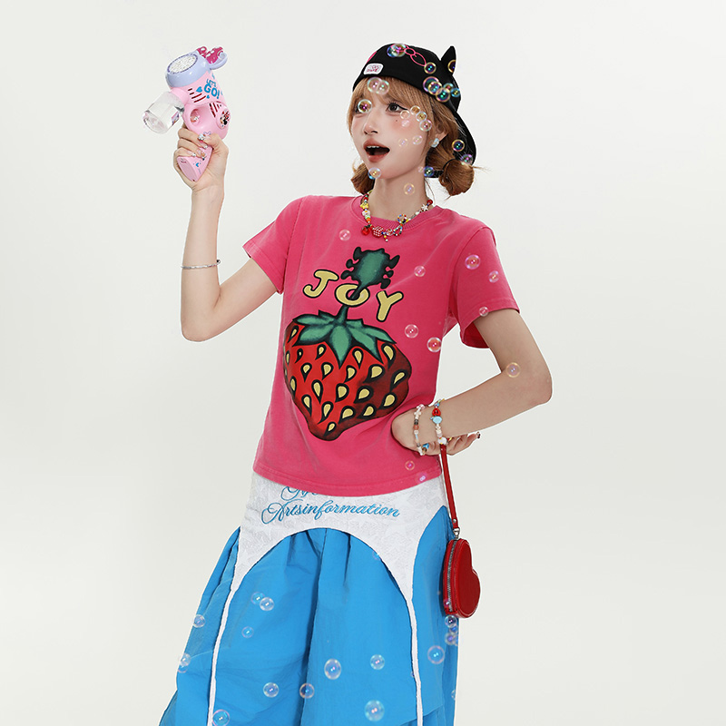 Retro Strawberry Print Short-Sleeve T-Shirt for Women - Slim Fit Summer Top in American Spicy Girl Style