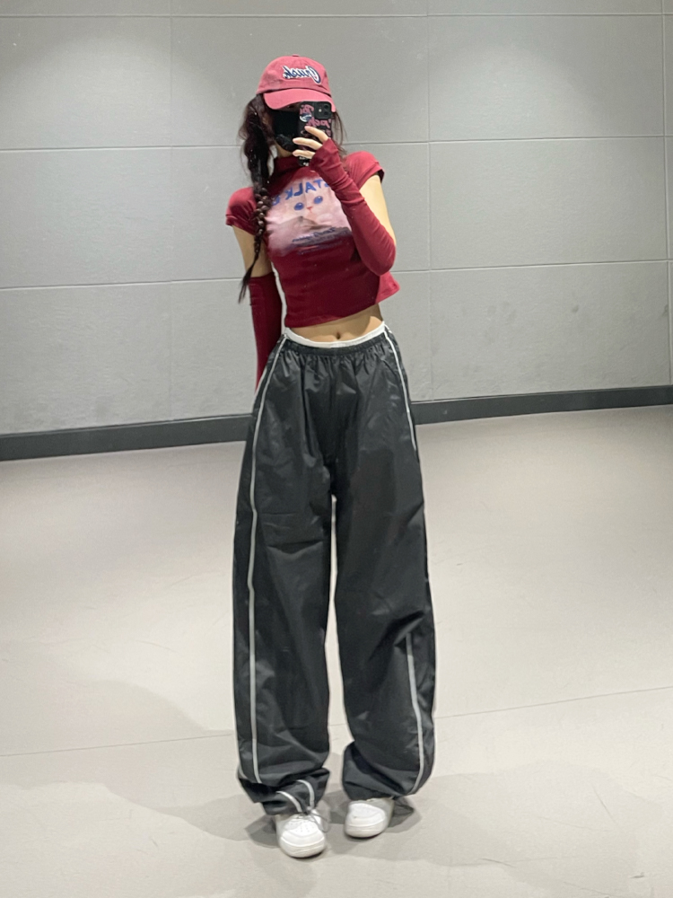 Retro Wine Red Cat Print Short Sleeve T-shirt for Women - Korean Jazz Dance Style, Early Autumn Fashion Retro Wine Red Cat Print Short Sleeve T-shirt for Women - Korean Jazz Dance Style, Early Autumn Fashion