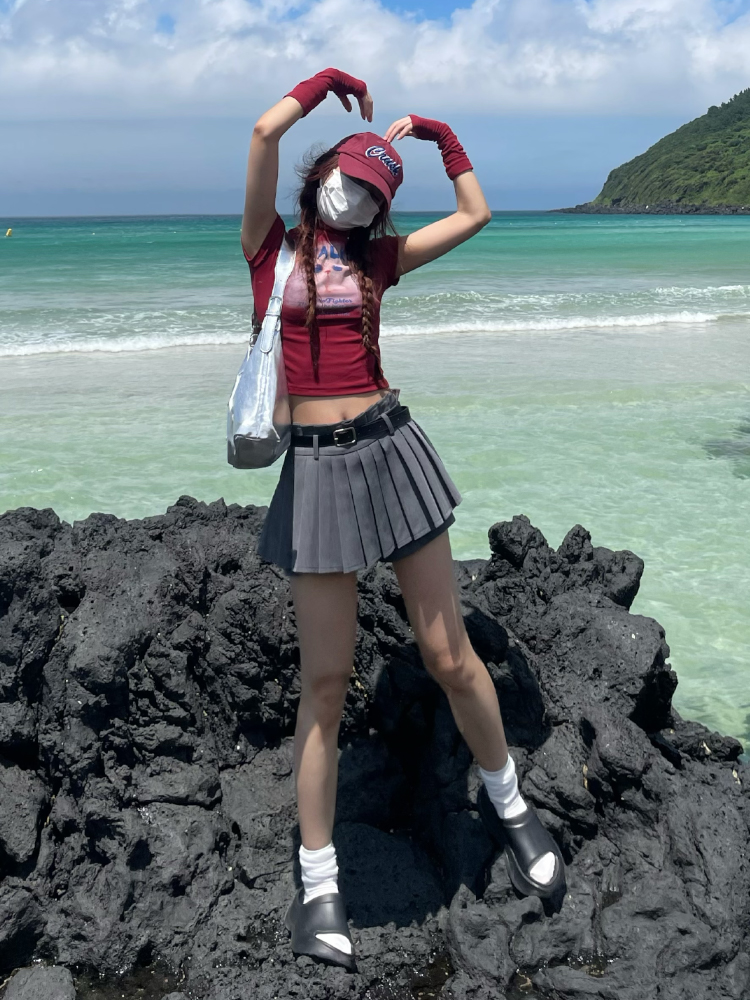 Retro Wine Red Cat Print Short Sleeve T-shirt for Women - Korean Jazz Dance Style, Early Autumn Fashion Retro Wine Red Cat Print Short Sleeve T-shirt for Women - Korean Jazz Dance Style, Early Autumn Fashion