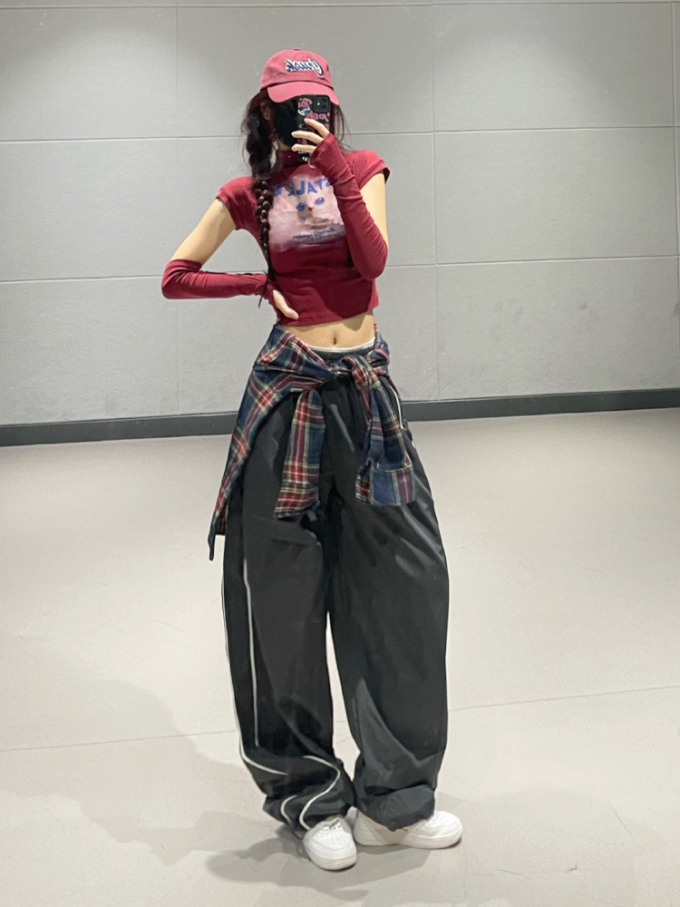 Retro Wine Red Cat Print Short Sleeve T-shirt for Women - Korean Jazz Dance Style, Early Autumn Fashion Retro Wine Red Cat Print Short Sleeve T-shirt for Women - Korean Jazz Dance Style, Early Autumn Fashion