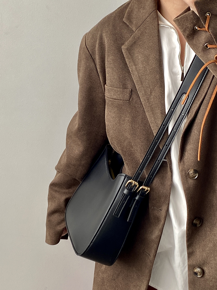 Retro Women's Underarm Saddle Bag - Versatile Crossbody Bag for Spring and Summer 2025 Fashion Retro Women's Underarm Saddle Bag - Versatile Crossbody Bag for Spring and Summer 2025 Fashion