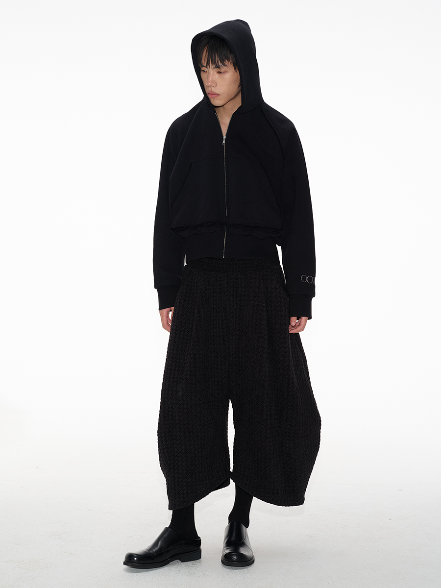 Ripped Seam Raglan Sweatshirt with Pineapple Pattern - Fitted Short Style, Trendy 90s Inspired Fashion Top for a Casual Look Ripped Seam Raglan Sweatshirt with Pineapple Pattern - Fitted Short Style, Trendy 90s Inspired Fashion Top for a Casual Look