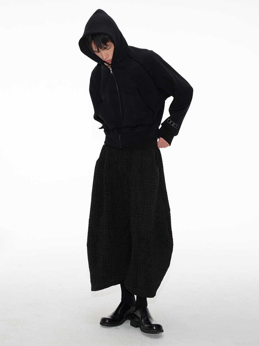 Ripped Seam Raglan Sweatshirt with Pineapple Pattern - Fitted Short Style, Trendy 90s Inspired Fashion Top for a Casual Look Ripped Seam Raglan Sweatshirt with Pineapple Pattern - Fitted Short Style, Trendy 90s Inspired Fashion Top for a Casual Look