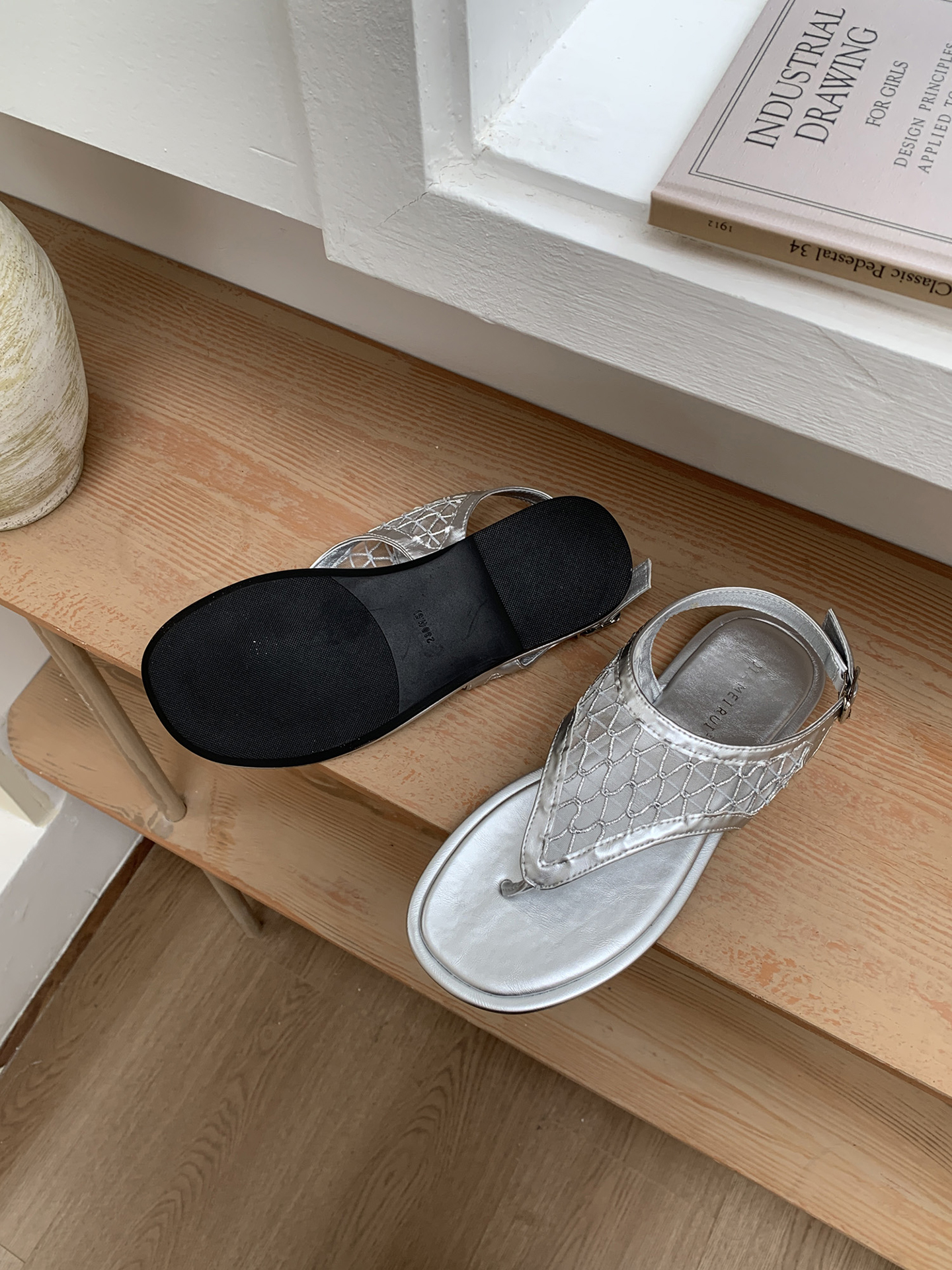 Roman Flat Sandals for Women - Summer 2025 Thong Mesh Design, Stylish and Comfortable Footwear for Summer Outings Roman Flat Sandals for Women - Summer 2025 Thong Mesh Design, Stylish and Comfortable Footwear for Summer Outings