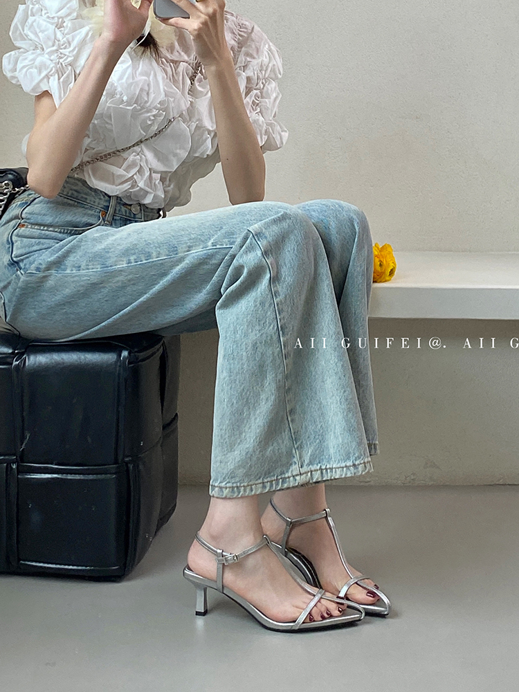 Roman Mid-Heel Sandals for Women, Pointed Toe One-Strap Design, Thin Heel, Silver Summer Shoes 2025, Trendy Fashion Footwear Roman Mid-Heel Sandals for Women, Pointed Toe One-Strap Design, Thin Heel, Silver Summer Shoes 2025, Trendy Fashion Footwear