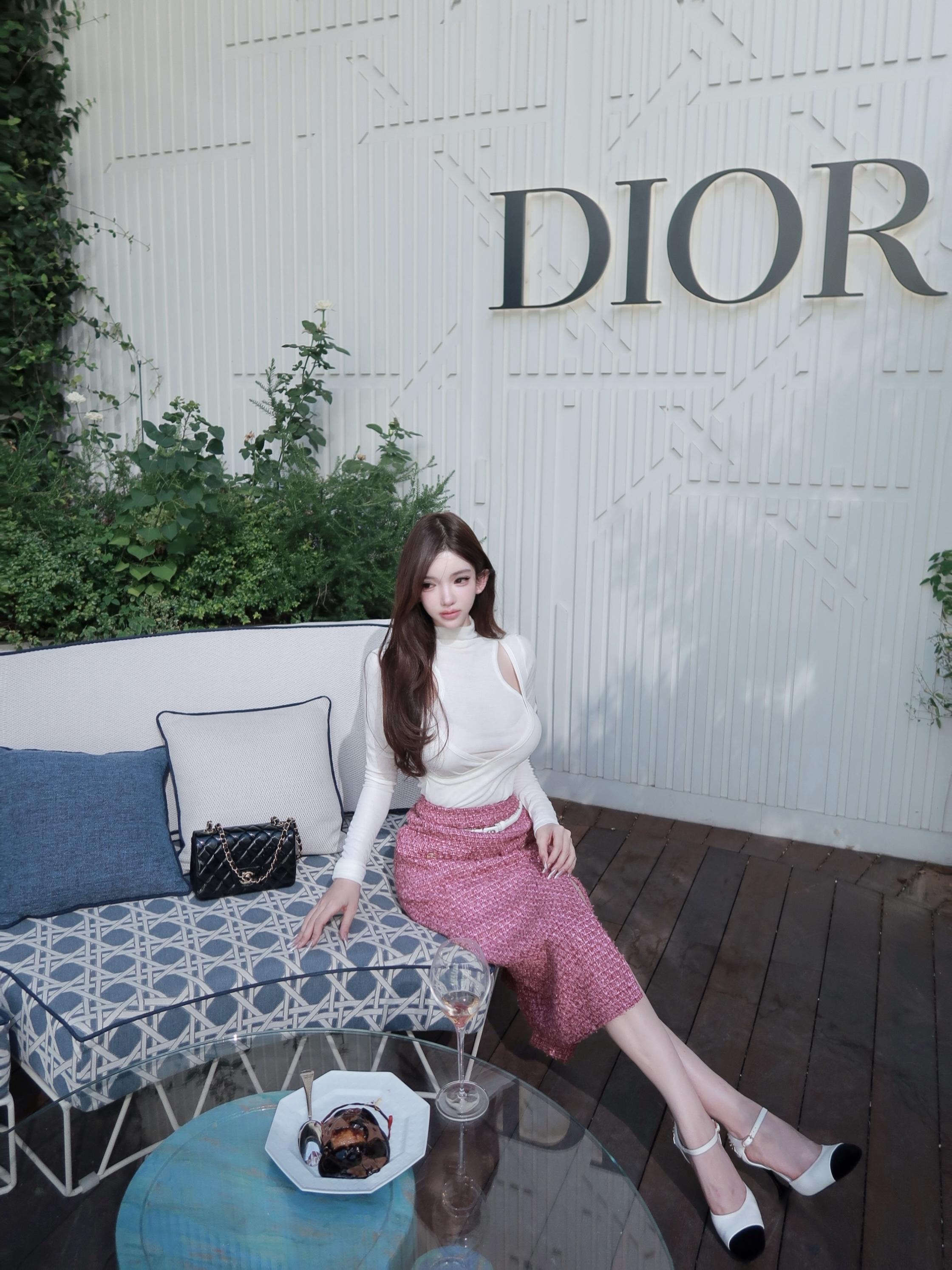 Rose Pink Coarse Tweed Split Hem Midi Skirt - Sweet Elegant Design for Holiday Style - Perfect for 90s and Y2K Fashion Trends