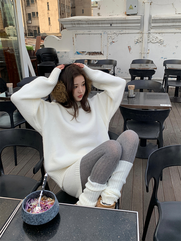 Round Neck Knitted Sweater - Loose Fit Winter Top, Long Sleeve, Cozy Lazy Style for Effortless Layering