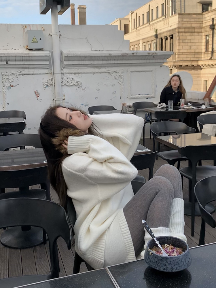 Round Neck Knitted Sweater - Loose Fit Winter Top, Long Sleeve, Cozy Lazy Style for Effortless Layering Round Neck Knitted Sweater - Loose Fit Winter Top, Long Sleeve, Cozy Lazy Style for Effortless Layering