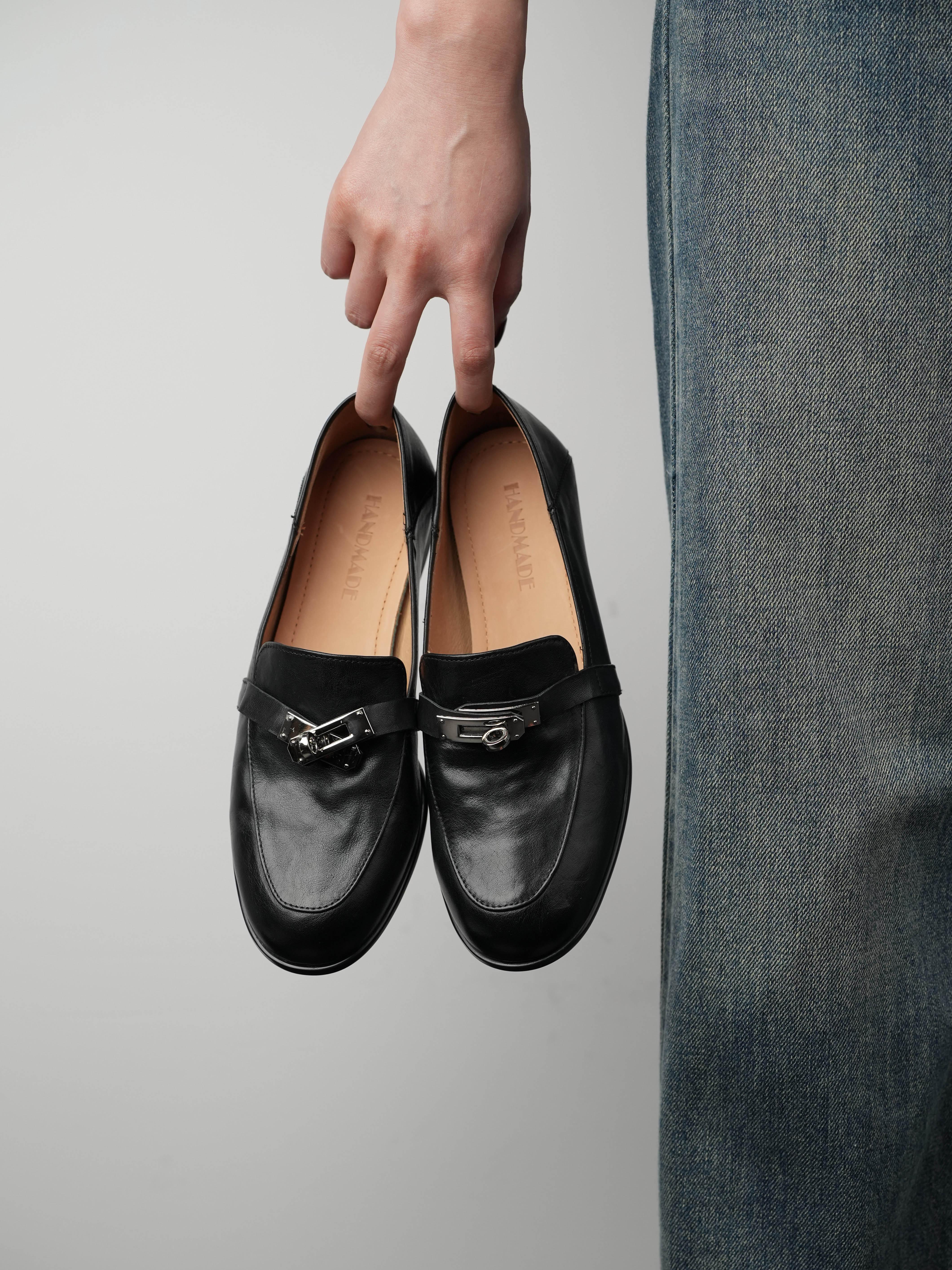 Round Toe Deep Mouth Mule Shoes Low Heel Soft Bottom Versatile Flat Loafers with Metal Buckle for Spring Style