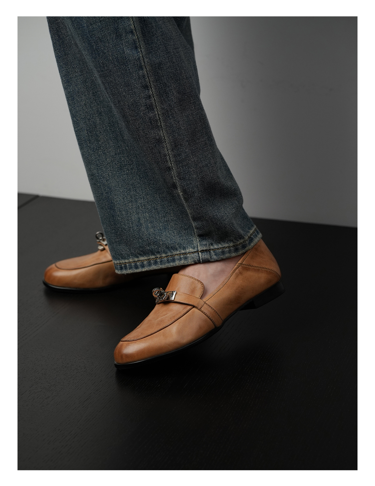 Round Toe Deep Mouth Mule Shoes Low Heel Soft Bottom Versatile Flat Loafers with Metal Buckle for Spring Style