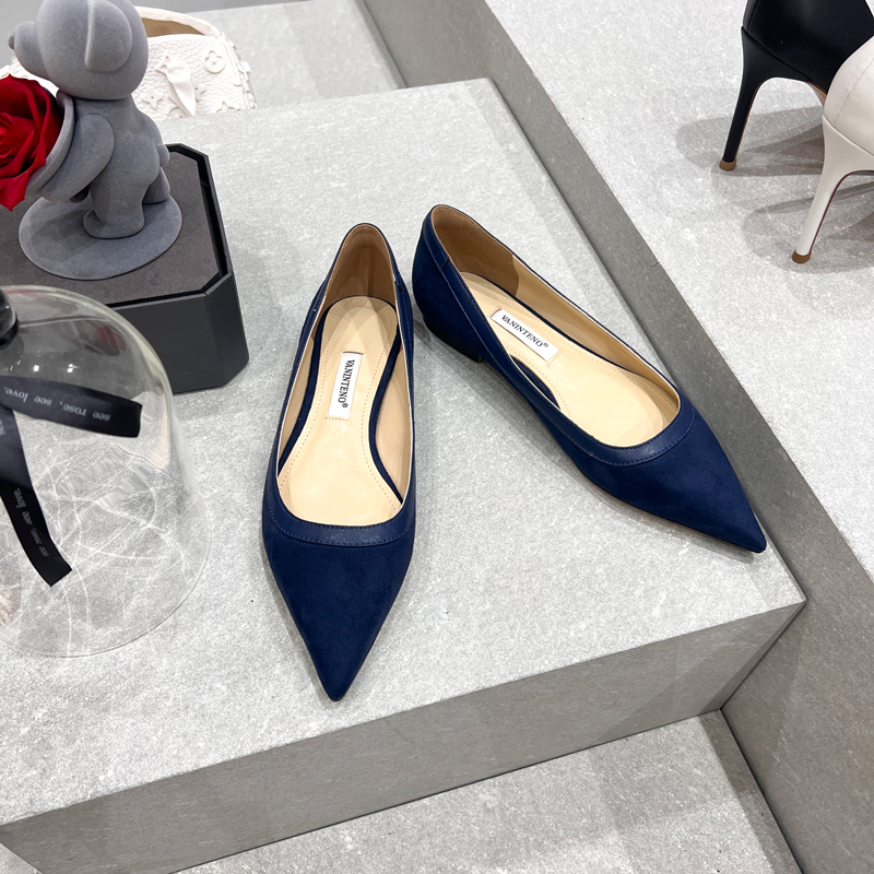 Royal Blue Suede Pointed Flat Shoes for Women - Elegant Temperament, Stylish Footwear, Perfect for 2025 Fashion Trends Royal Blue Suede Pointed Flat Shoes for Women - Elegant Temperament, Stylish Footwear, Perfect for 2025 Fashion Trends