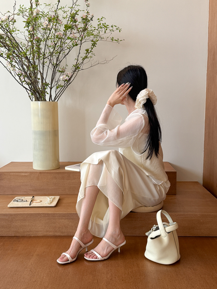 Satin One-Strap White Sandals for Women - 2025 Summer Mules in Chic Minimalist Style Satin One-Strap White Sandals for Women - 2025 Summer Mules in Chic Minimalist Style