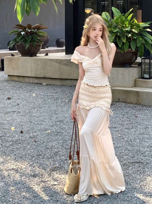 Seaside Vacation Cross-Shoulder Off-the-Shoulder Ruffled Top and Pleated Skirt Set - Sexy 90s Inspired Summer Outfit Seaside Vacation Cross-Shoulder Off-the-Shoulder Ruffled Top and Pleated Skirt Set - Sexy 90s Inspired Summer Outfit