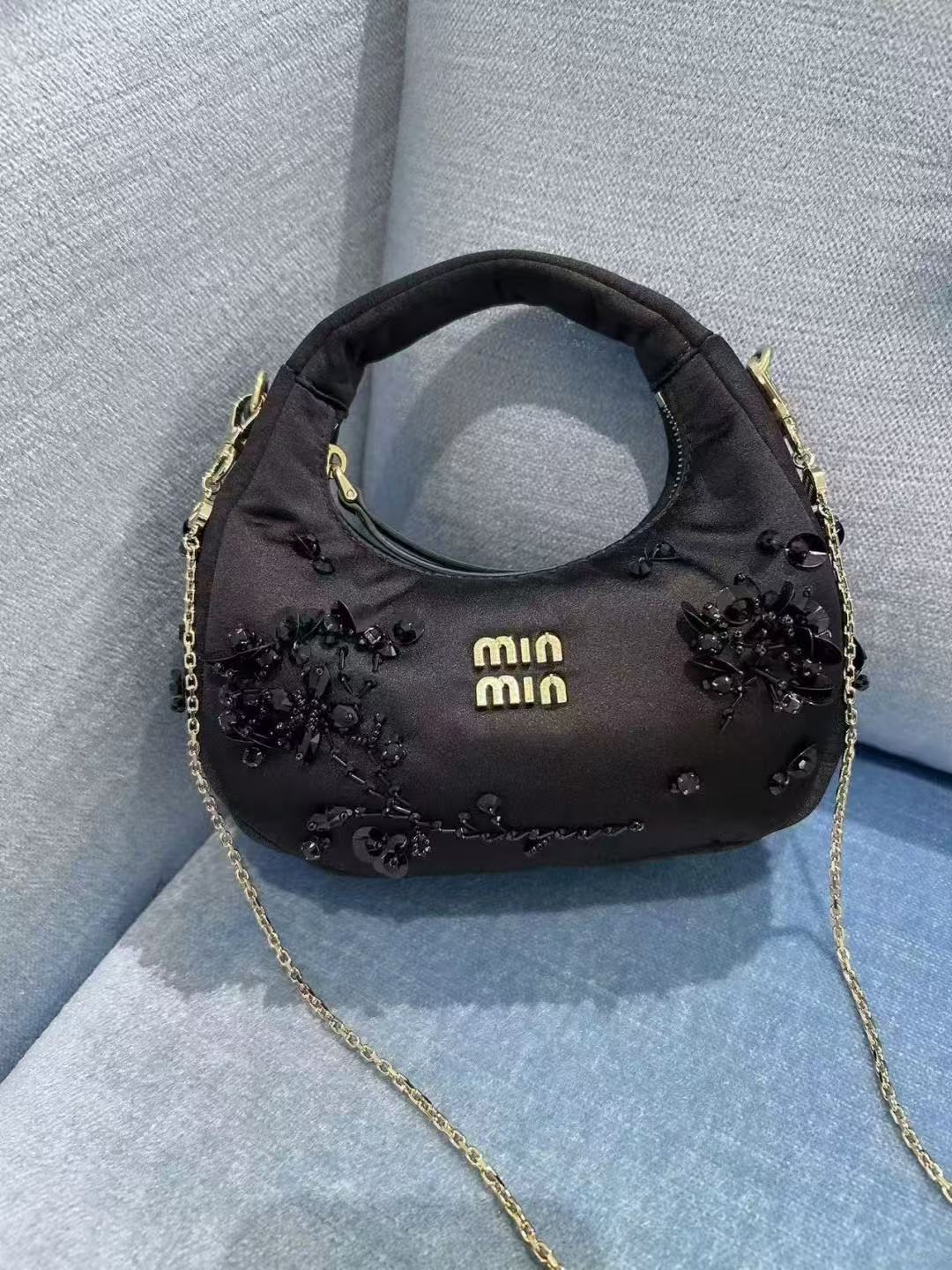 Sequin Flower Mini Handbag with Letter Embroidery - Dark Exquisite Crossbody Chain Bag for Women - Trendy 2025 Fashion Accessory