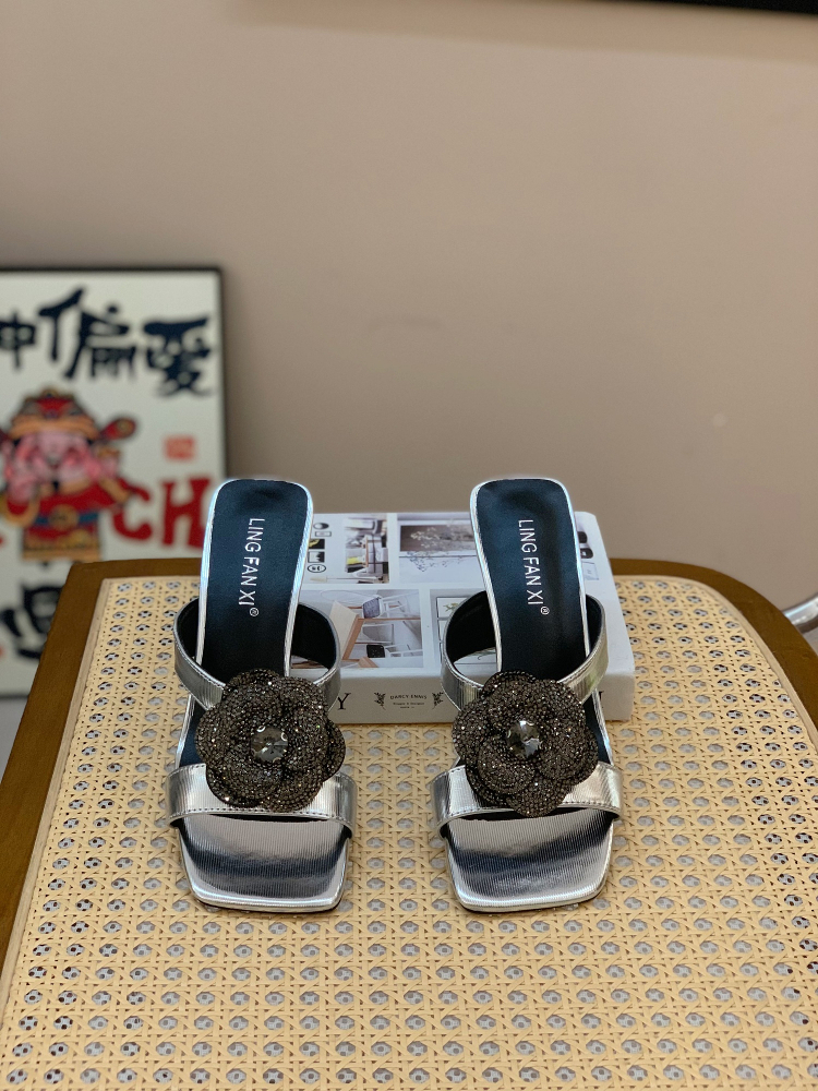 Sexy Floral Rhinestone Slide Sandals for Women - Comfortable Open-Toe Thin-Heeled Square-Toe Summer Footwear 2025 Sexy Floral Rhinestone Slide Sandals for Women - Comfortable Open-Toe Thin-Heeled Square-Toe Summer Footwear 2025