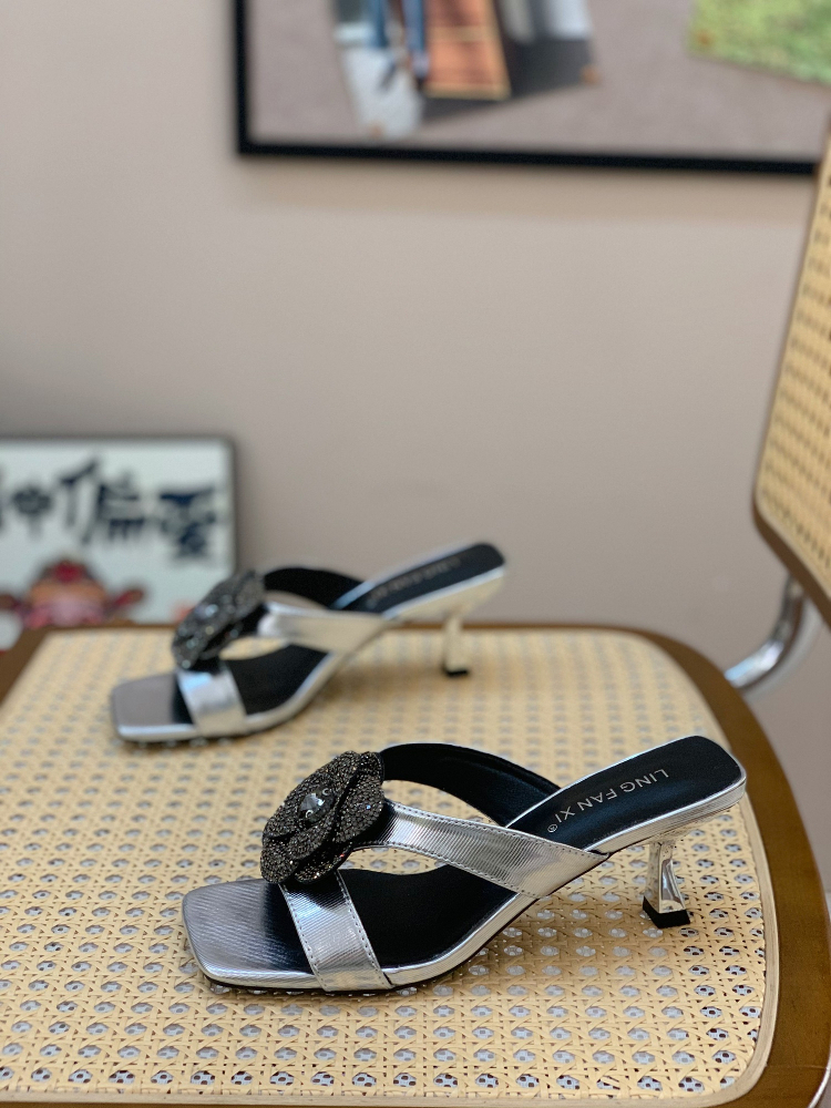 Sexy Floral Rhinestone Slide Sandals for Women - Comfortable Open-Toe Thin-Heeled Square-Toe Summer Footwear 2025 Sexy Floral Rhinestone Slide Sandals for Women - Comfortable Open-Toe Thin-Heeled Square-Toe Summer Footwear 2025