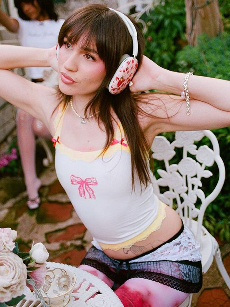 Sexy Lace-Trimmed Camisole for Women - Versatile Slim-Fit Summer Top in European and American Style, Perfect for 2025 Fashion Sexy Lace-Trimmed Camisole for Women - Versatile Slim-Fit Summer Top in European and American Style, Perfect for 2025 Fashion