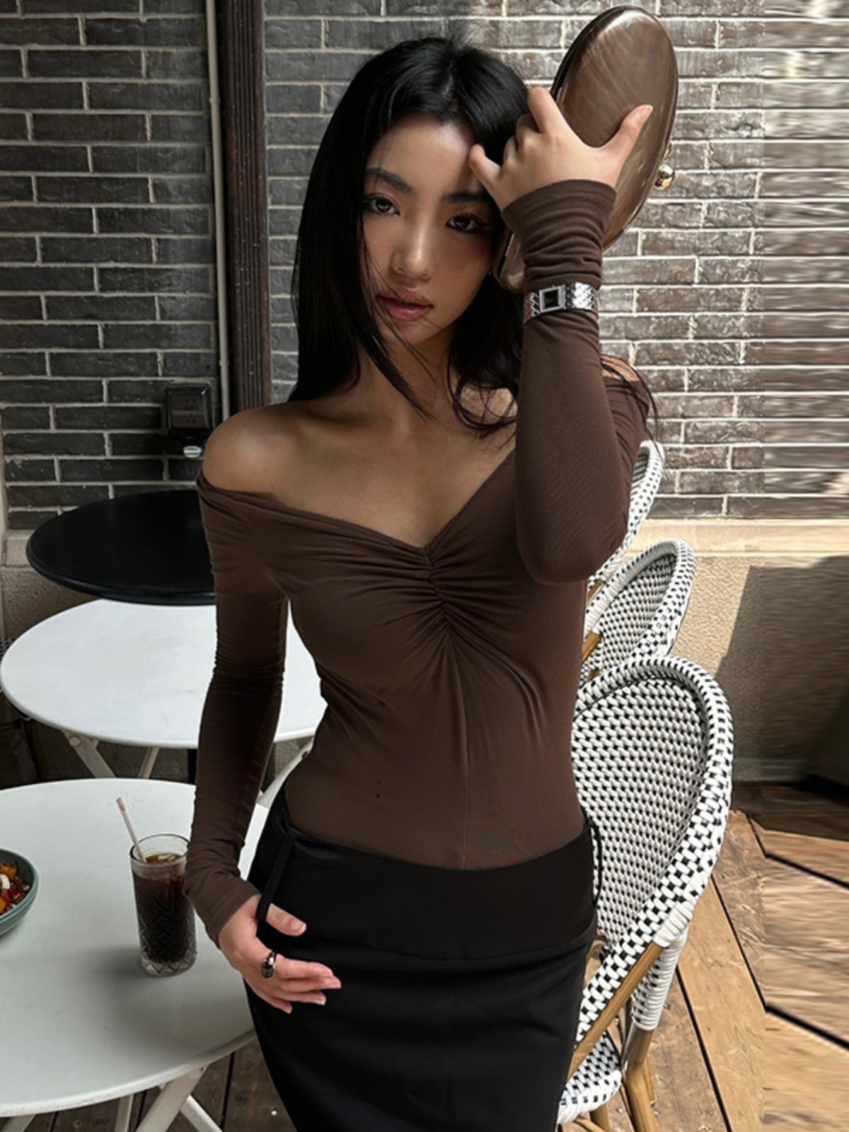 Sexy Ruched Off-the-Shoulder Long Sleeve T-Shirt for Women - European American Instagram Style, Fitted Stretchy Top for Autumn Fashion Sexy Ruched Off-the-Shoulder Long Sleeve T-Shirt for Women - European American Instagram Style, Fitted Stretchy Top for Autumn Fashion