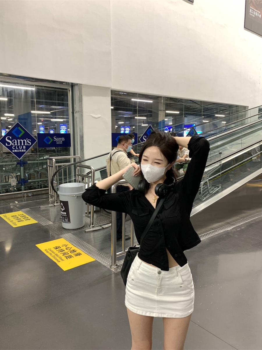 Sexy Tight-Fitting K-Pop Dance Shirt for Girls - Short Waist Top Inspired by 90s Jazz Style Sexy Tight-Fitting K-Pop Dance Shirt for Girls - Short Waist Top Inspired by 90s Jazz Style