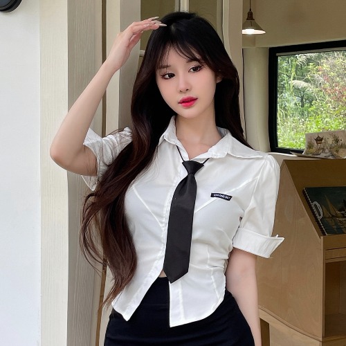 Sexy Two-Piece JK Uniform Set with Waist-Cinching Short-Sleeve White Shirt and Pleated Skirt for Nightclub & Party Wear