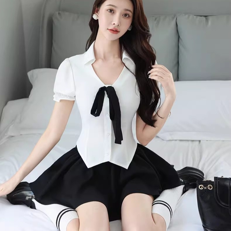 Sexy Waist-Fitting Short-Sleeve White Shirt & Pleated Mini Skirt Uniform for Female Spa Therapists Sexy Waist-Fitting Short-Sleeve White Shirt & Pleated Mini Skirt Uniform for Female Spa Therapists