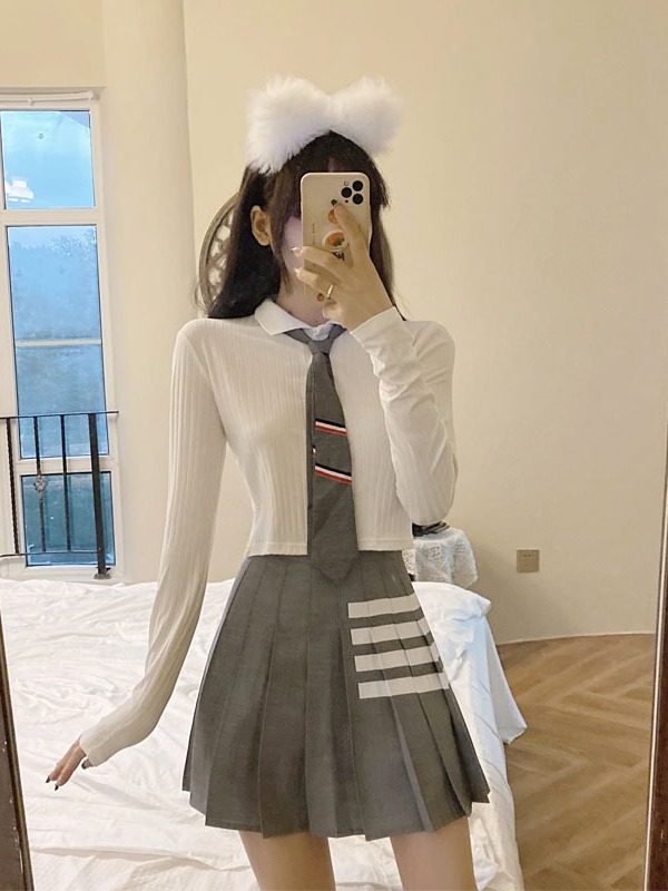 Sexy White Polo Collar Top and Pleated Skirt Set - Women's JK Uniform Inspired Beauty Salon Club Workwear Sexy White Polo Collar Top and Pleated Skirt Set - Women's JK Uniform Inspired Beauty Salon Club Workwear