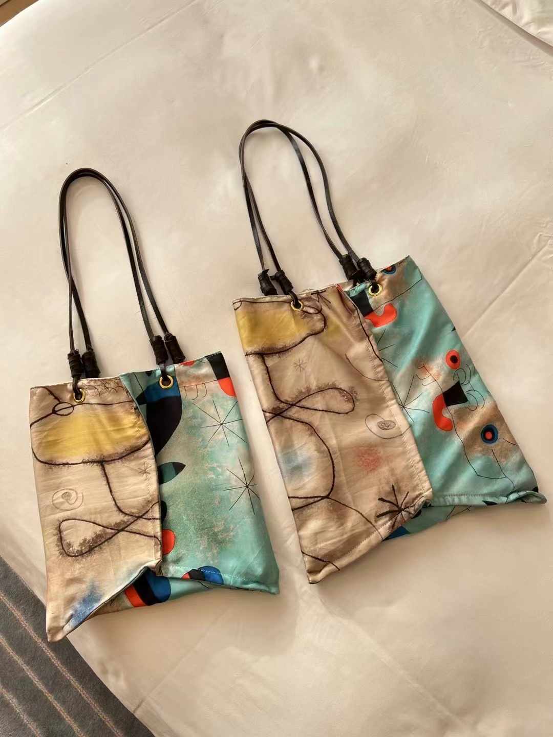 Silk Printed Art Shoulder Tote Bag - High-End Artistic Design for Women - Vacation Essential - Trendy Fashion Accessory Silk Printed Art Shoulder Tote Bag - High-End Artistic Design for Women - Vacation Essential - Trendy Fashion Accessory