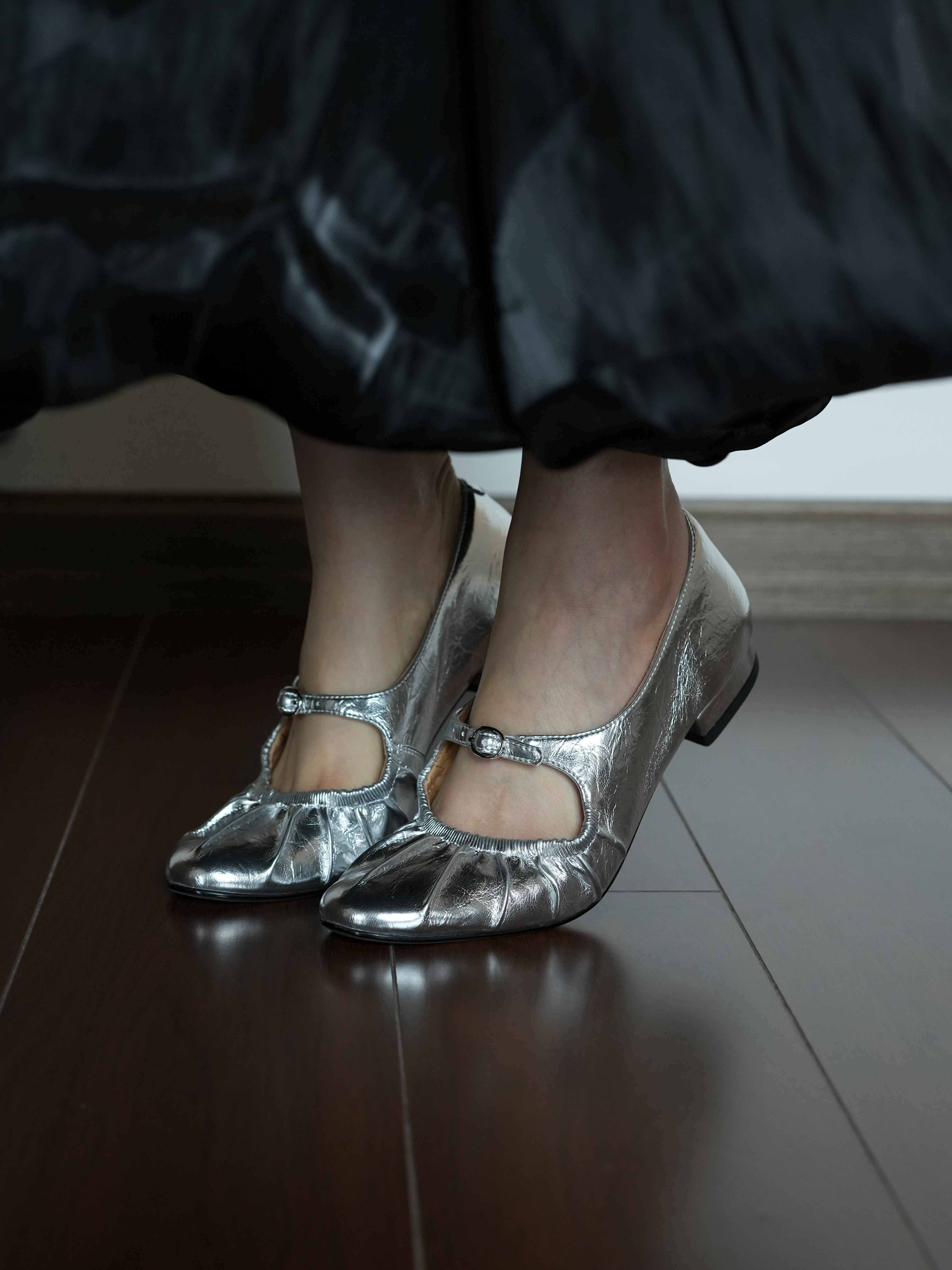 Silver Mary Jane Flats for Women, Round Toe Ballet Shoes, Low Heel, Spring Style, Gold Accents, Trendy Shallow Mouth Design