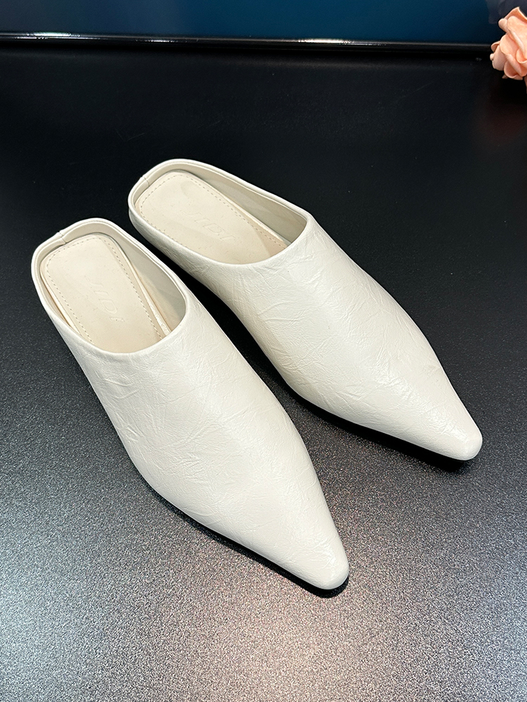 Silver Pointed Toe Slip-On Mules for Women, Low-Heeled Soft Leather Slides, Trendy Spring/Summer 2025 Fashion Silver Pointed Toe Slip-On Mules for Women, Low-Heeled Soft Leather Slides, Trendy Spring/Summer 2025 Fashion