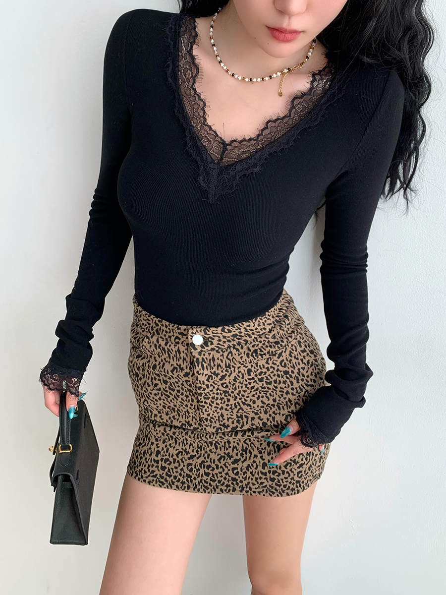 Simple White Lace Trim Long Sleeve Flannel T-Shirt - Slim Fit, Perfect for 90s and Y2K Inspired Casual Style Simple White Lace Trim Long Sleeve Flannel T-Shirt - Slim Fit, Perfect for 90s and Y2K Inspired Casual Style