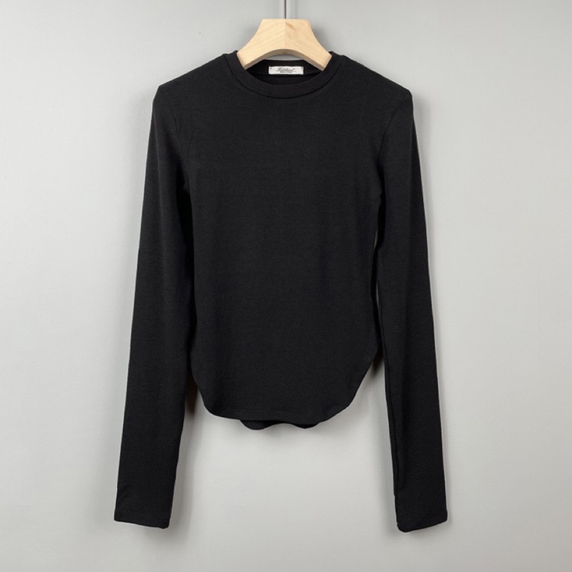 Skin-Friendly Slim-Fit Women's Long-Sleeve T-Shirt with Curved Hem - Korean Style Body-Shaping Top for Effortless Chic