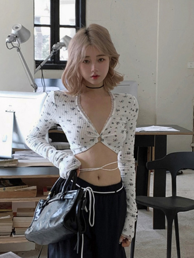 Slim Fit K-Pop Jazz Dance Long Sleeve Top for Women - Niche Short T-Shirt for Girl Group Music Festival Outfit