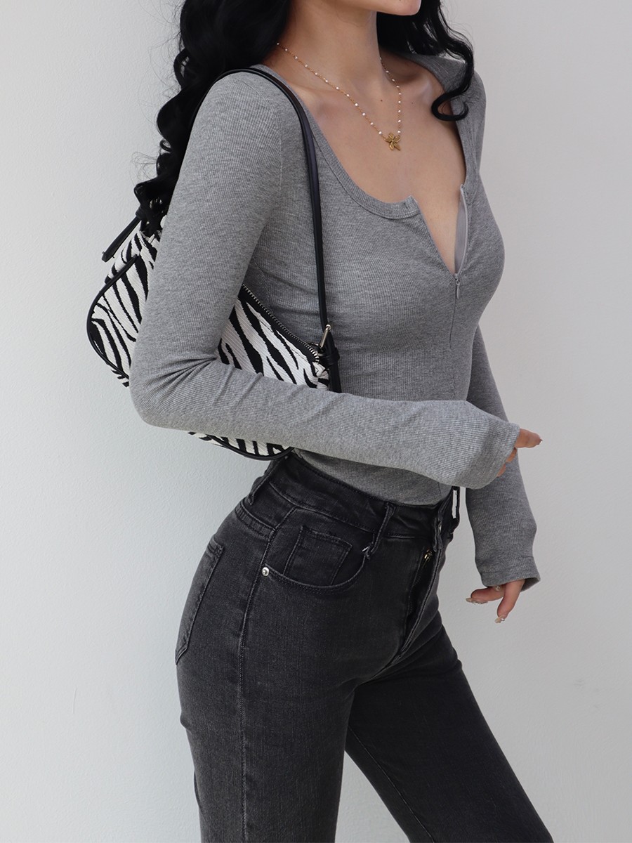 Slim-Fit Long Sleeve U-Neck Zipper T-Shirt for Women - Sexy Basic Top in European and American Style, Stretchy Fabric Slim-Fit Long Sleeve U-Neck Zipper T-Shirt for Women - Sexy Basic Top in European and American Style, Stretchy Fabric