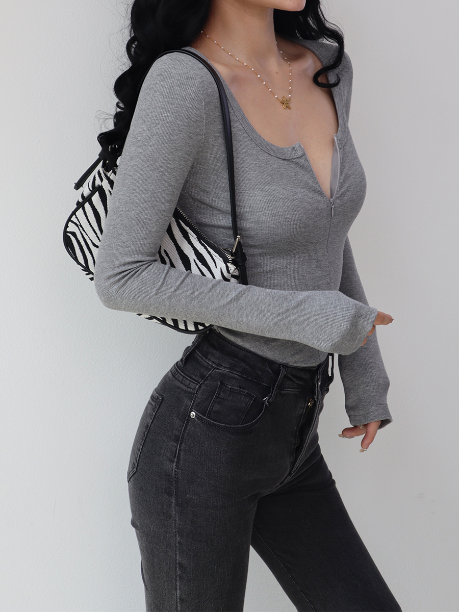 Slim-Fit Long Sleeve U-Neck Zipper T-Shirt for Women - Sexy Basic Top in European and American Style, Stretchy Fabric