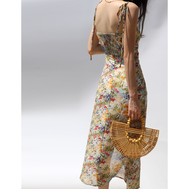 Slim-Fit V-Neck Spaghetti Strap Dress with Vintage Print, Side Slit, and Waist-Cinching Design - Romantic Long Dress Slim-Fit V-Neck Spaghetti Strap Dress with Vintage Print, Side Slit, and Waist-Cinching Design - Romantic Long Dress