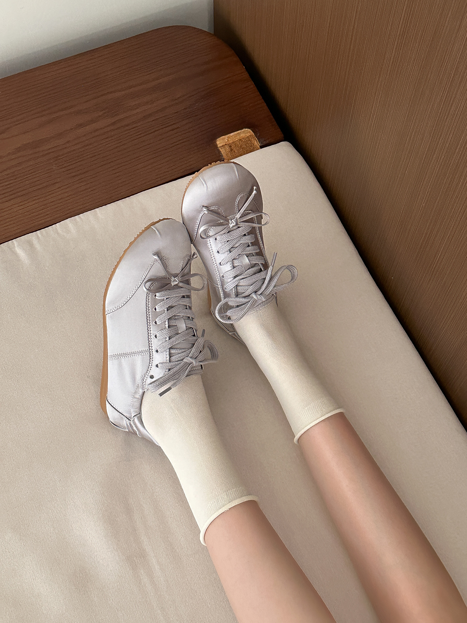 Soft and Cute Girly Bow White Lace-Up Sneakers for Women - Summer Casual Shoes in Y2K Style Soft and Cute Girly Bow White Lace-Up Sneakers for Women - Summer Casual Shoes in Y2K Style