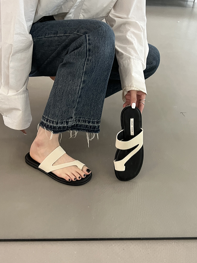 Soft Women's Outdoor Slippers - Summer 2025 Korean-Style Versatile Thong Sandals, Fairy-Like Vacation Footwear for Women