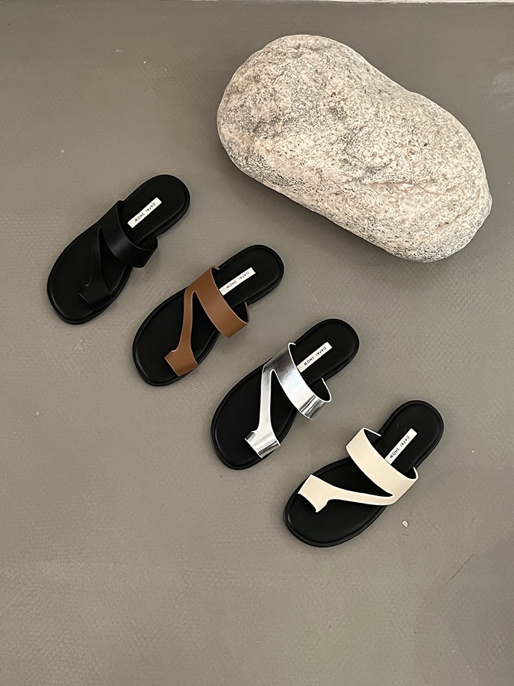 Soft Women's Outdoor Slippers - Summer 2025 Korean-Style Versatile Thong Sandals, Fairy-Like Vacation Footwear for Women